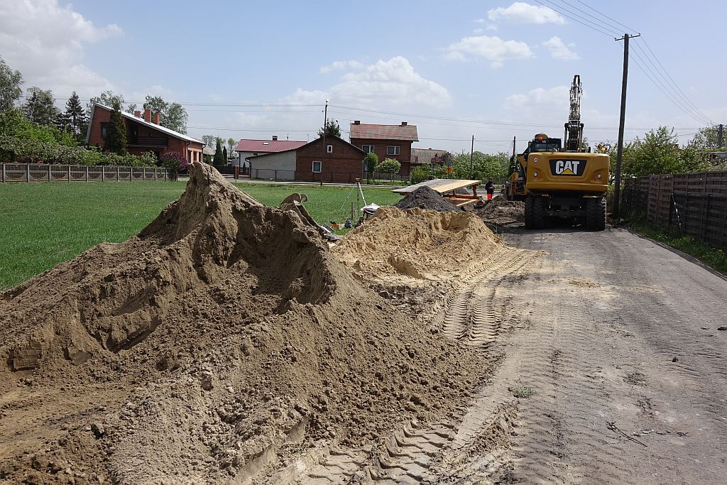 Rozpoczęto budowę kanalizacji przy ulicy Wiejskiej w Grodźcu! - zdjęcie 5