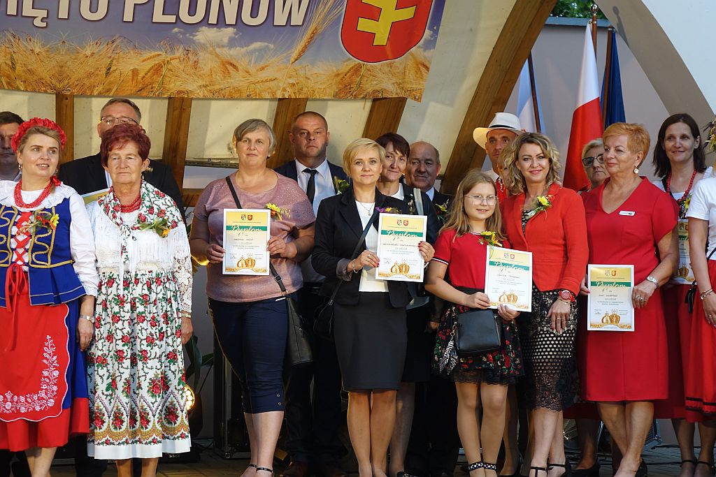 Dożynki powiatowo-gminno-parafialne w Rychwale – rolnicy dziękowali za tegoroczne plony - zdjęcie 4