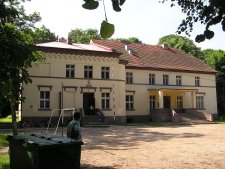 Dw&oacute;r Biskupice