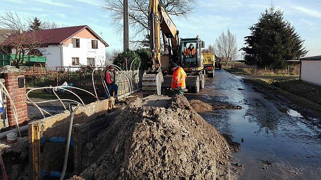 Kanaliza Mickiewicza 1 male