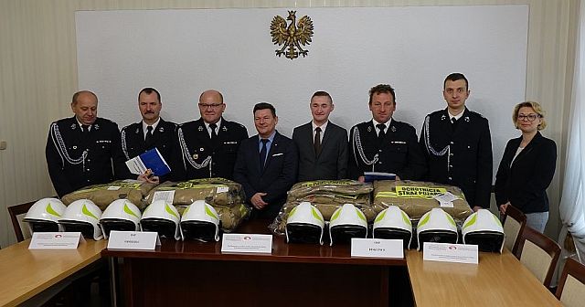 Nowe hełmy i mundury 1