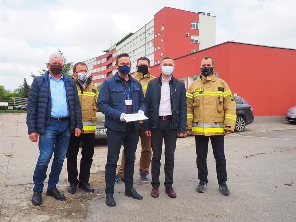 Przekazanie materiałów dla konińskiego szpitala - zdjęcie 3