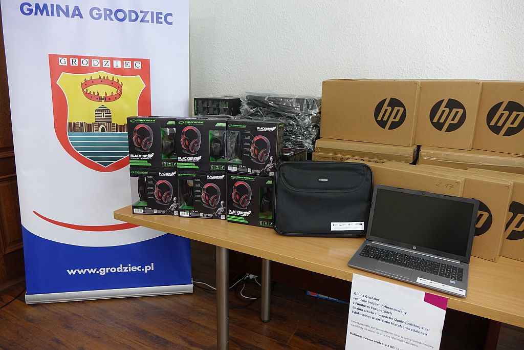 Przekazanie komputerów - zdjęcie 2