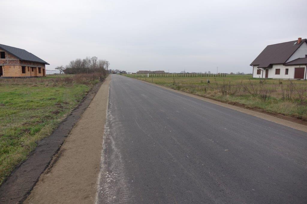 Pierwsza droga asfaltowa w sołectwie Stary Borowiec - zdjęcie 2
