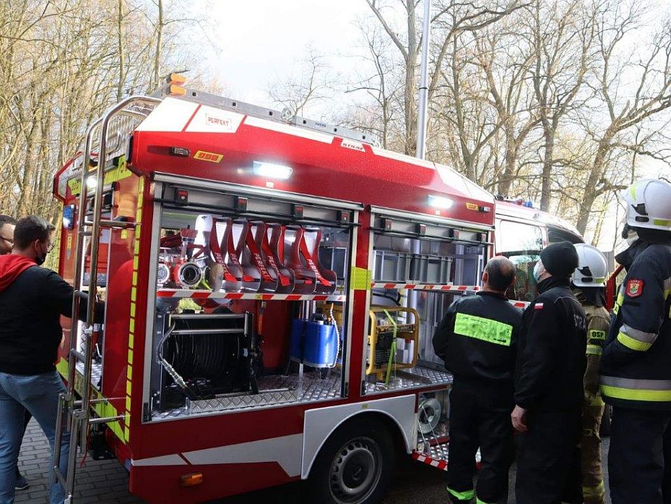 KOLEJNE NOWE AUTO DLA STRAŻAKÓW Z GMINY GRODZIEC - zdjęcie 4