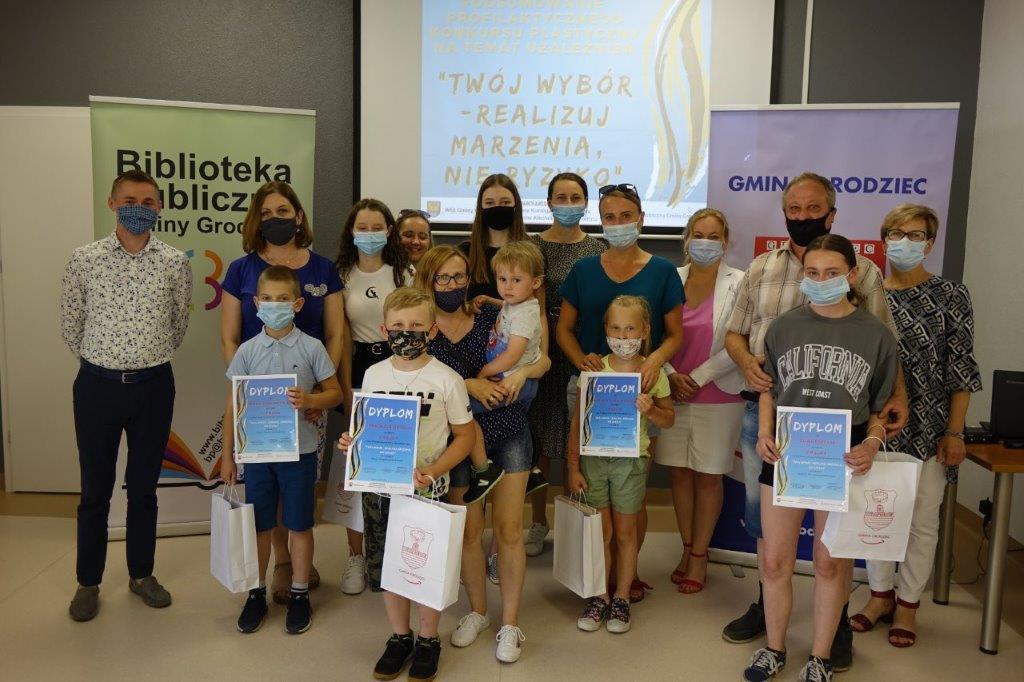 Profilaktyczny konkurs plastyczny - zdjęcie 3