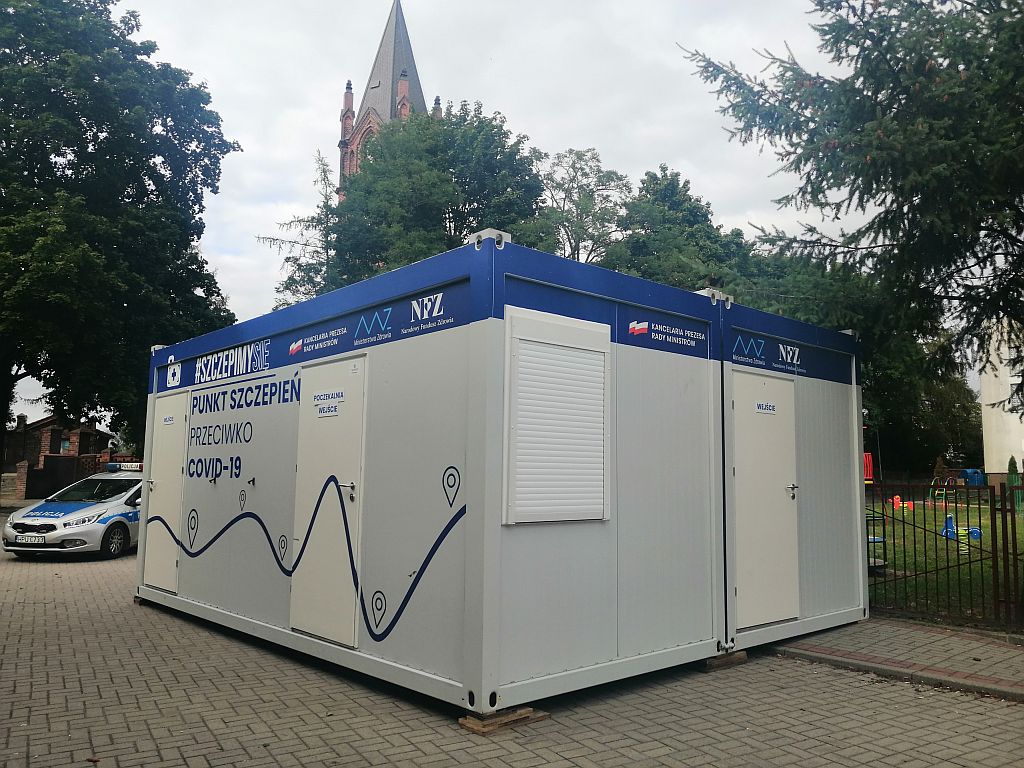 Mobilny punkt szczepień przeciwko COVID-19 w Grodźcu - zdjęcie 1