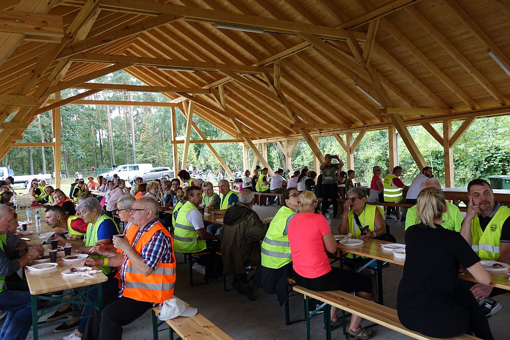 Rajd rowerowy „Stawiamy na zdrowie, ekologię i edukację!” na zakończenie wakacji - zdjęcie 2
