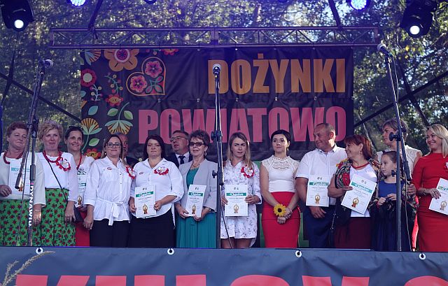 Rolnicy dziękowali za tegoroczne plony podczas dożynek powiatowo-gminno-parafialnych w Skulsku - zdjęcie 4
