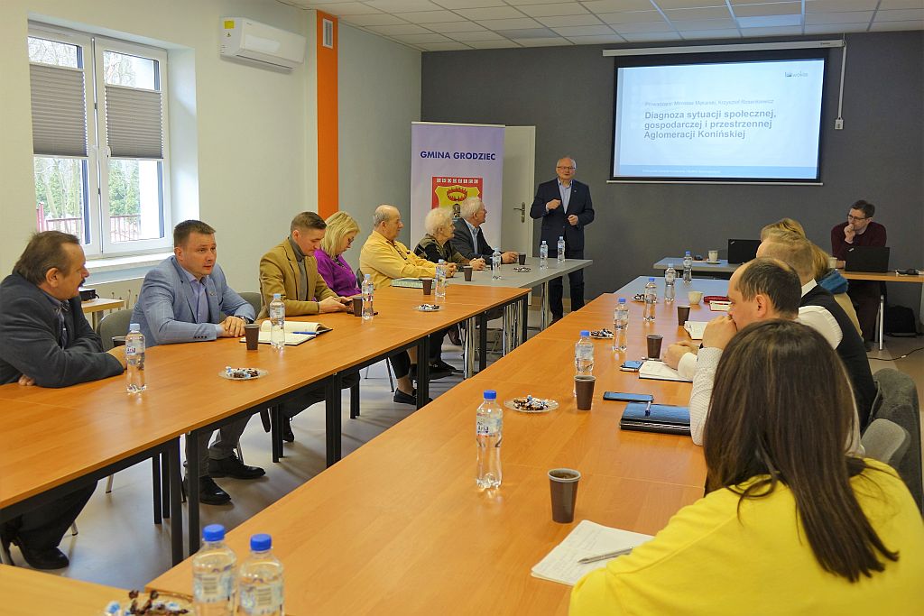 Pierwsze spotkanie dotyczące przygotowania Strategii Rozwoju Ponadlokalnego Aglomeracji Konińskiej 2030 - zdjęcie 1