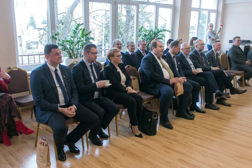 Środki finansowe z budżetu  województwa wielkopolskiego na budowę drogi w Nowej Ciświcy - zdjęcie 3