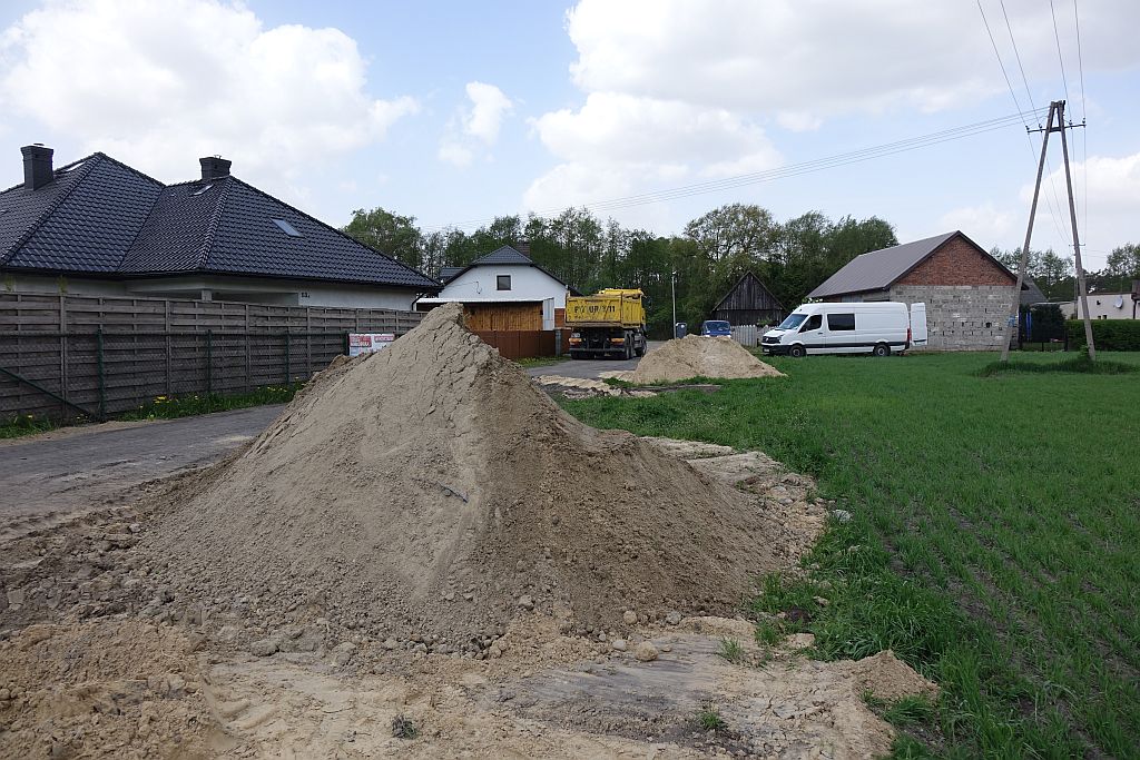 Rozpoczęto budowę kanalizacji przy ulicy Wiejskiej w Grodźcu! - zdjęcie 4