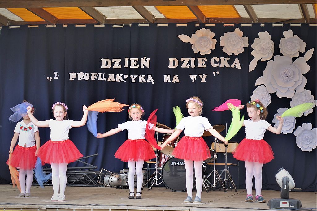 Kolorowy i radosny – profilaktyczny Dzień Dziecka w Lipicach - zdjęcie 1