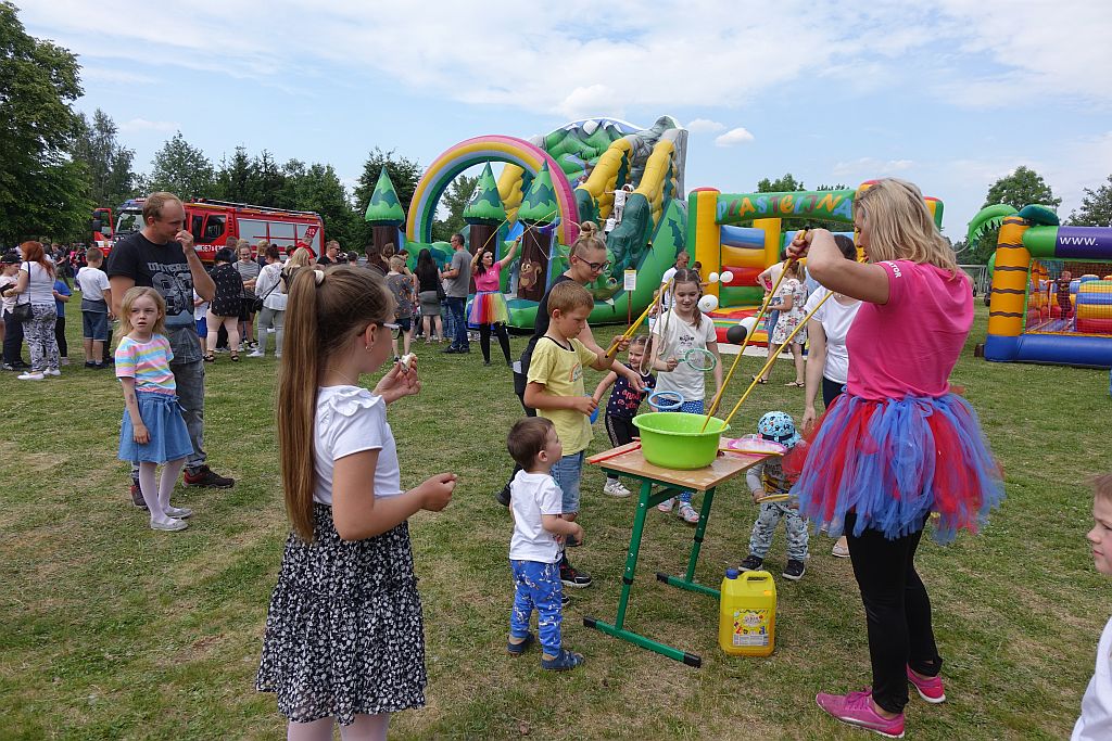 Kolorowy i radosny – profilaktyczny Dzień Dziecka w Lipicach - zdjęcie 5