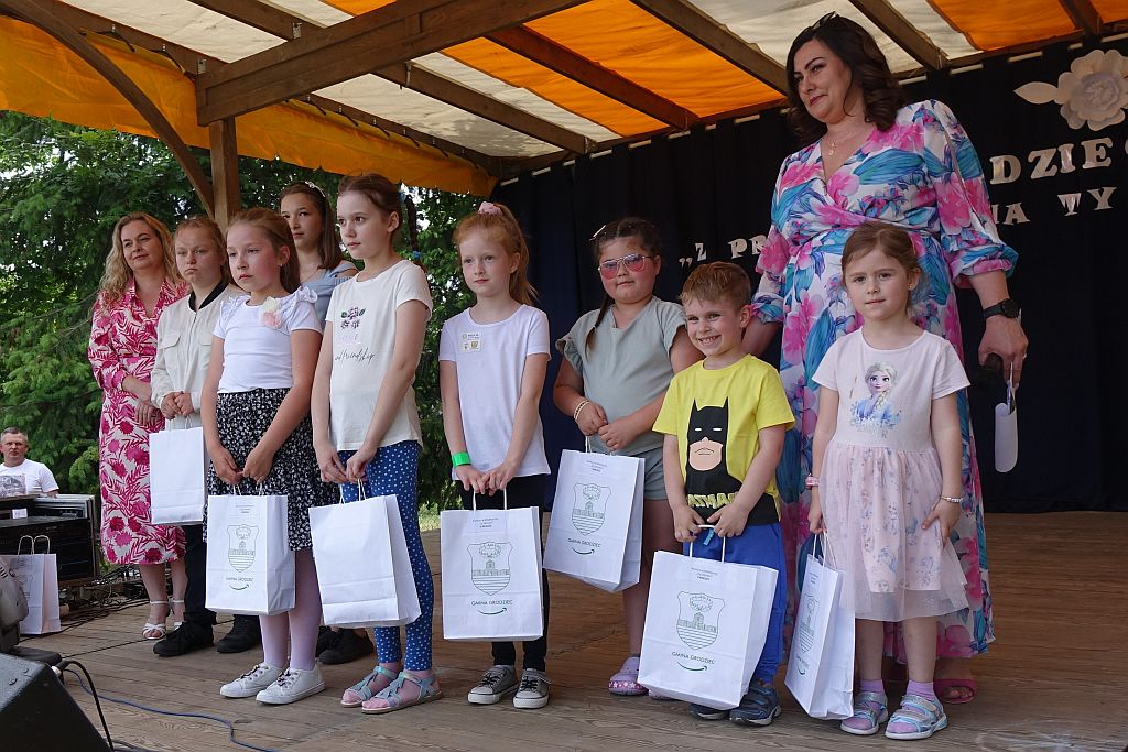 Kolorowy i radosny – profilaktyczny Dzień Dziecka w Lipicach - zdjęcie 7