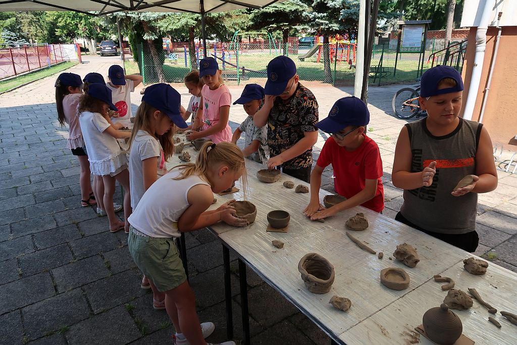 Wrócili cali, zmęczeni i szczęśliwi! - półkolonie letnie 2022 - zdjęcie 6