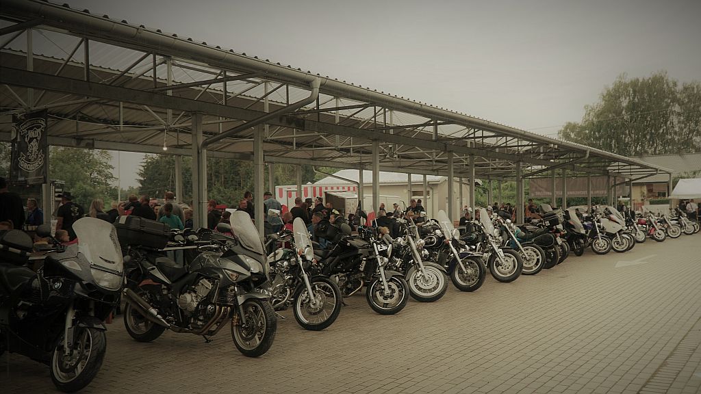 Piknik Motocyklowy w Grodźcu – ryk silników i wspaniała zabawa - zdjęcie 2