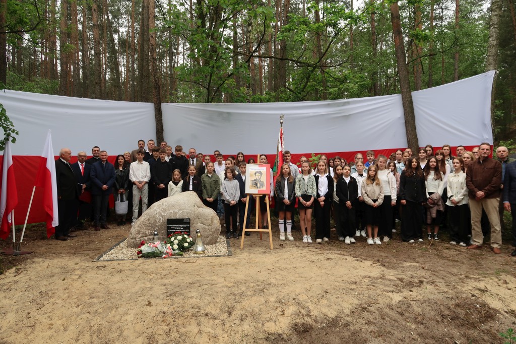 W hołdzie poległym powstańcom styczniowym - zdjęcie 2
