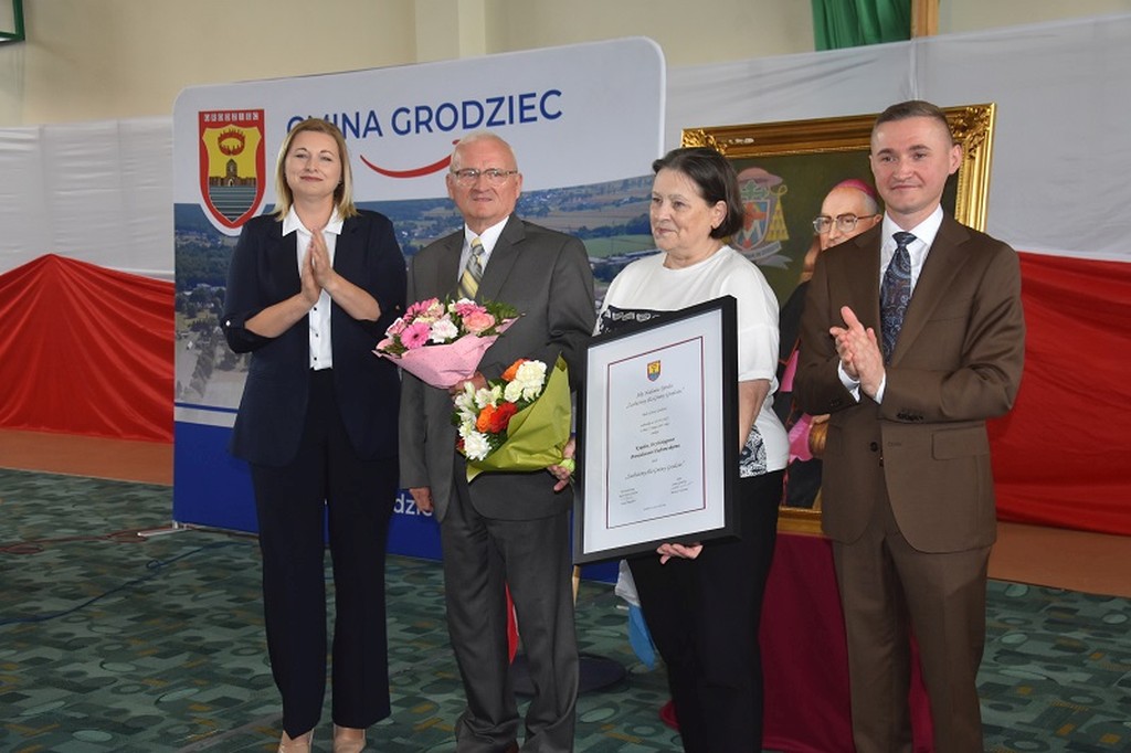 Arcybiskup Bronisław Dąbrowski „Zasłużony dla Gminy Grodziec” - zdjęcie 1