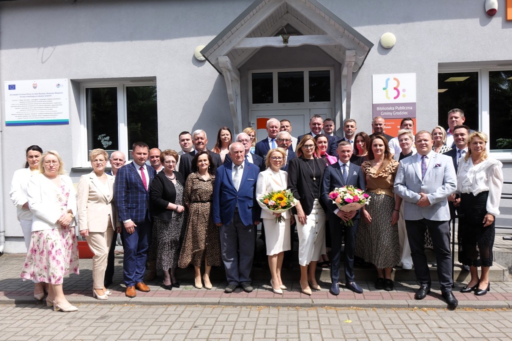 Jednogłośnie. Wójt Gminy Grodziec z wotum zaufania i absolutorium - zdjęcie 1