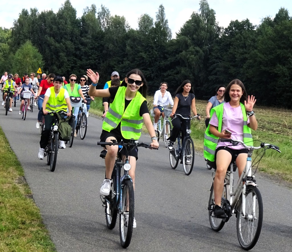 „Ruch to zdrowie!” – profilaktyczny rajd rowerowy na zakończenie wakacji - zdjęcie 2