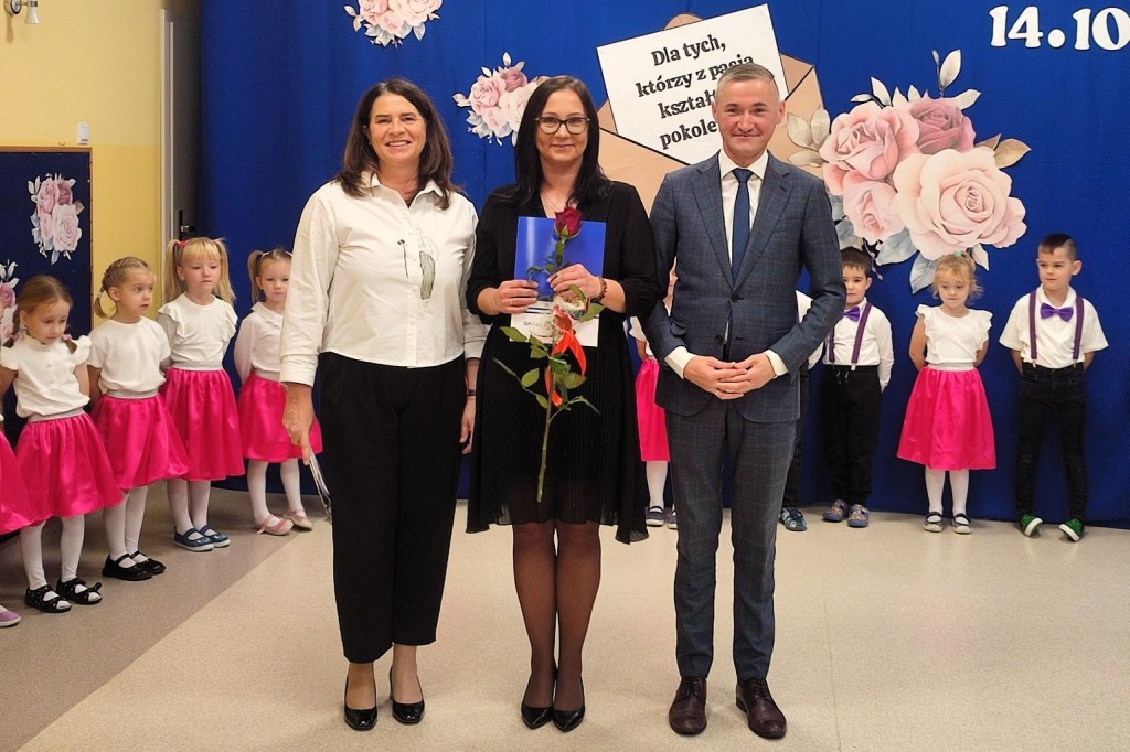 Nagrody dla nauczycieli z okazji Dnia Edukacji Narodowej - zdjęcie 2